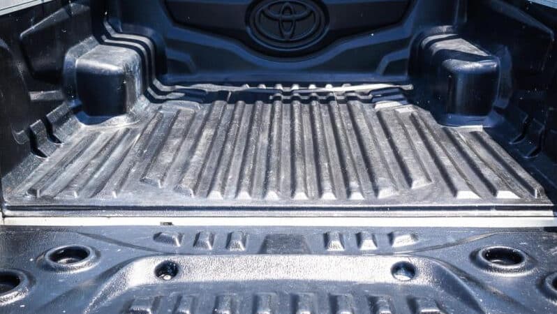 
								2014 Toyota Hilux Utility Black Limited Edition KUN26R MY14 full									