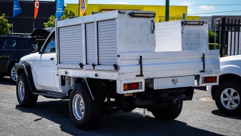 
								2014 Nissan Patrol Cab Chassis DX Y61 Series 4 MY14 full									