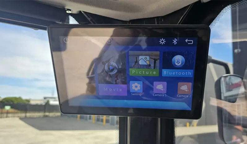 
								New T754P P-Series A/C Cab + 3 Attachments full									