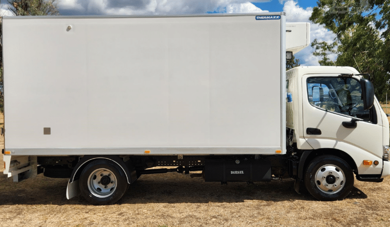 
								2021 HINO 300 616 full									