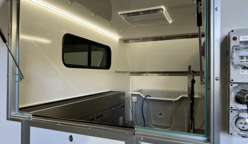 
								XL Dog Wash Trailers Complete With Hydrobath, Grooming Table full									