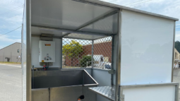 
										New Large Dog Wash Trailer full									