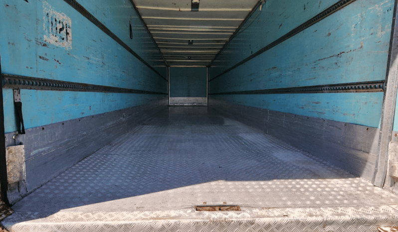 
								1991 FRUEHAUF 12.25 m x 241 cm Fiberglass Reinforced Plywood full									