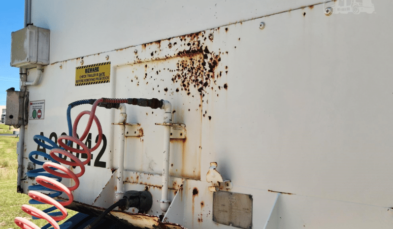 
								1991 FRUEHAUF 12.25 m x 241 cm Fiberglass Reinforced Plywood full									