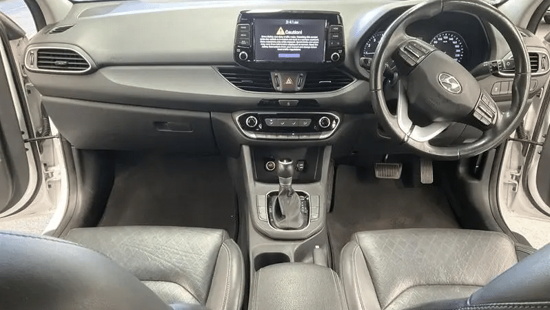 
								2018 Hyundai i30 PD2 Trophy Limited Edition White 6 Speed Auto Sequential Hatchback full									