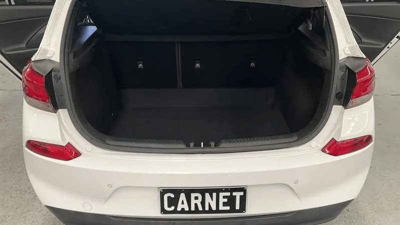 
								2018 Hyundai i30 PD2 Trophy Limited Edition White 6 Speed Auto Sequential Hatchback full									