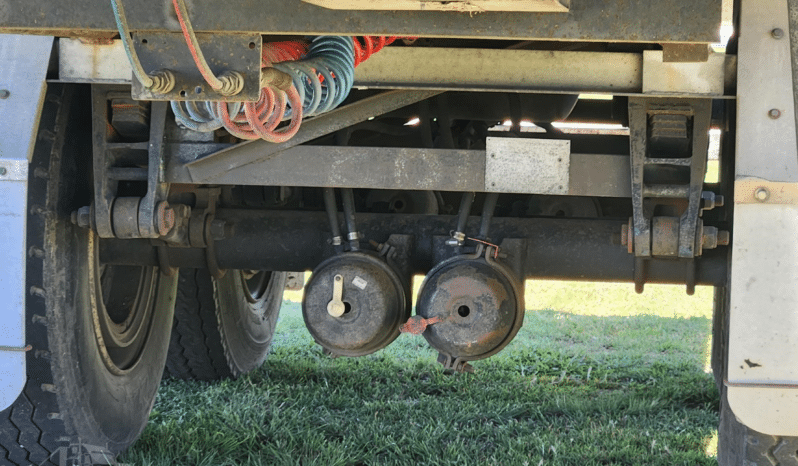 
								1991 FRUEHAUF 12.25 m x 241 cm Fiberglass Reinforced Plywood full									