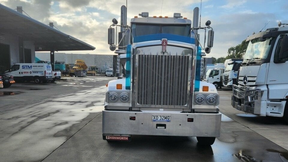 2010 Used Kenworth T900 Tipper
