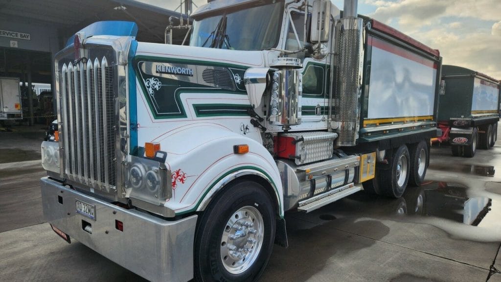 2010 Used Kenworth T900 Tipper