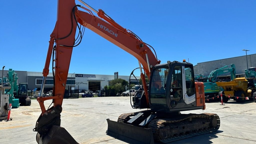 2010 Used Hitachi ZX135US‑5 Excavators