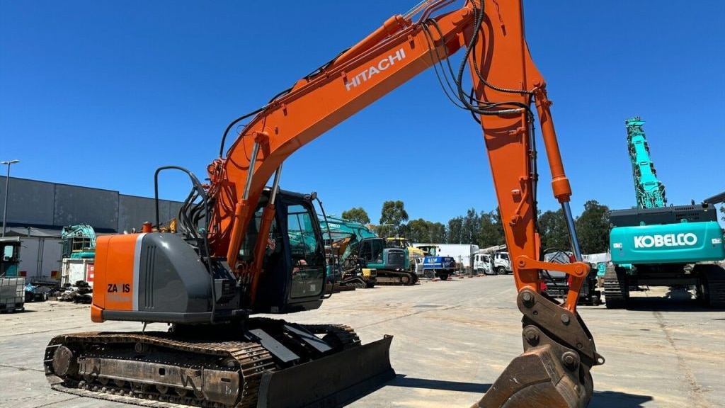 2010 Used Hitachi ZX135US‑5 Excavators