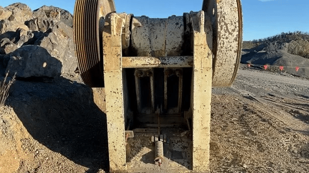 2000 Used PARKER 36X24 Jaw Crushers
