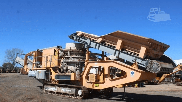 2005 Used Striker CM400 Cone Crushers