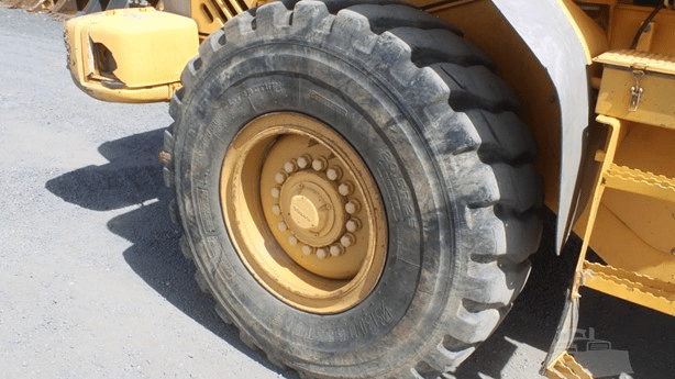 2005 Used Volvo L70E Loaders
