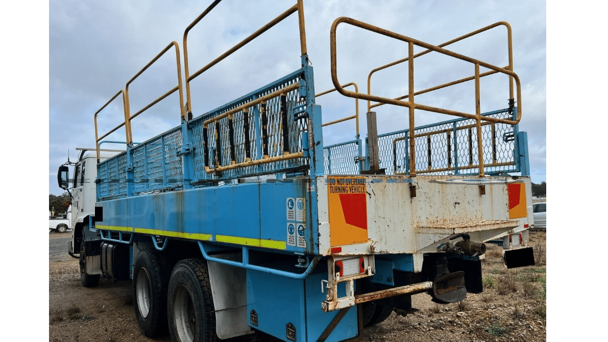 1195 Used International 2700 Tray
