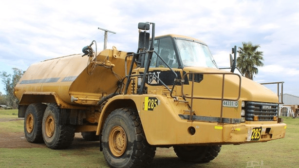 2008 Used Caterpillar 735 Water Truck