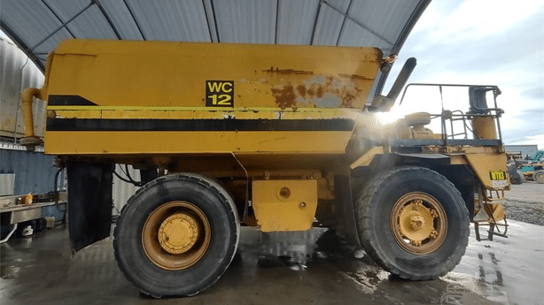 1995 Used Caterpillar 769 Water Truck