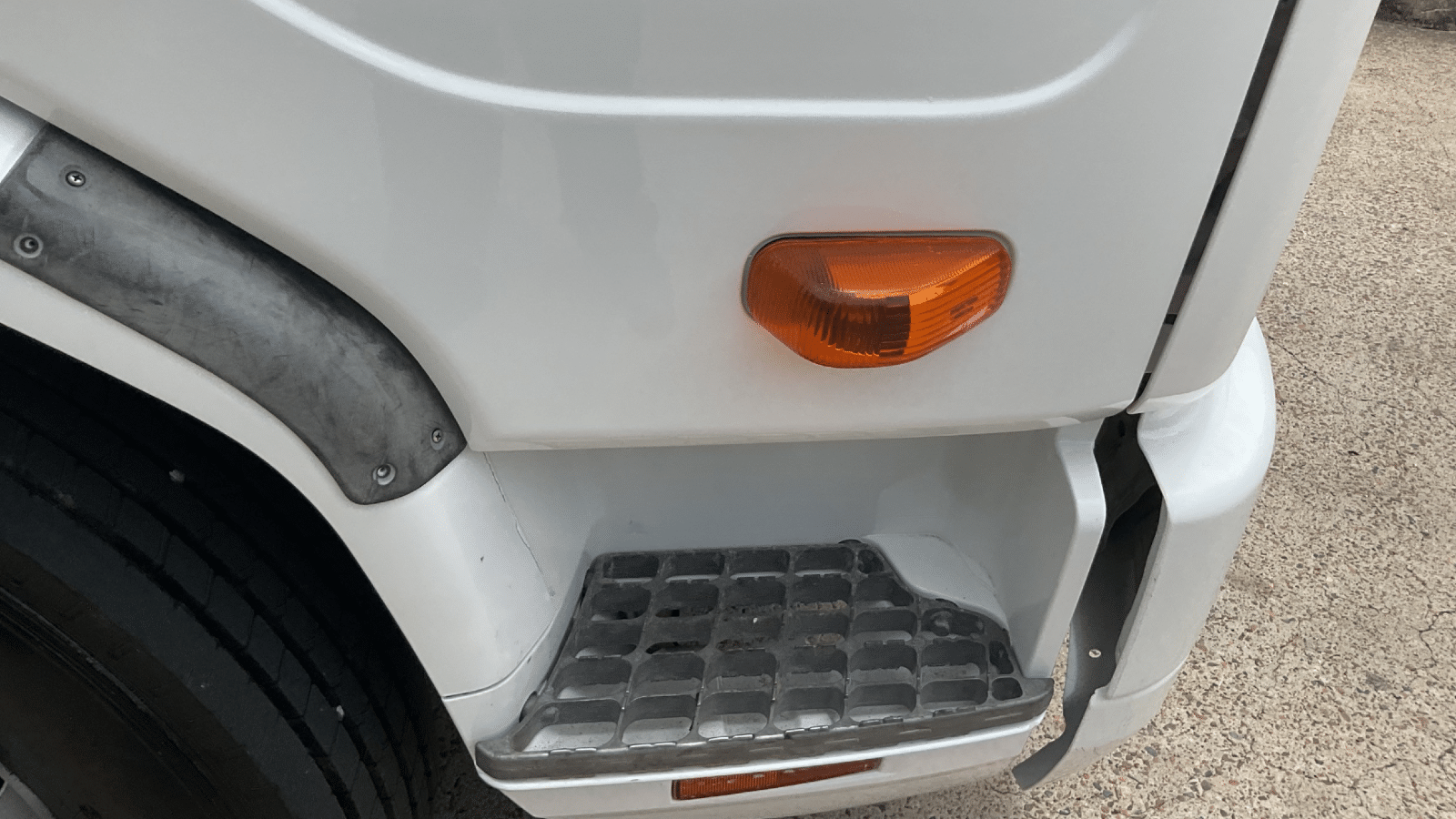 2016 Used Mitsubishi FK 7.0 Fighter Tray
