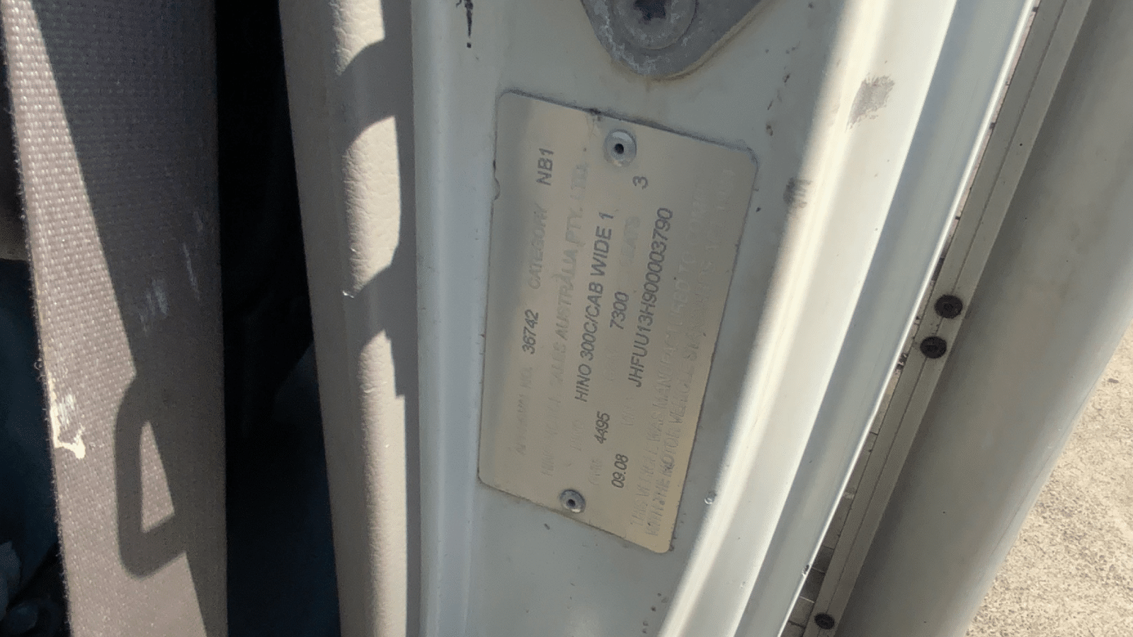 2008 Used Hino 616 - 300 Series Tray