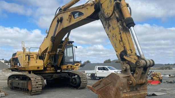 1995 Used Caterpillar 375 Excavators