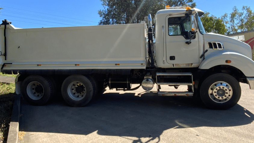 2009 Used Mack METRO-LINER Tipper