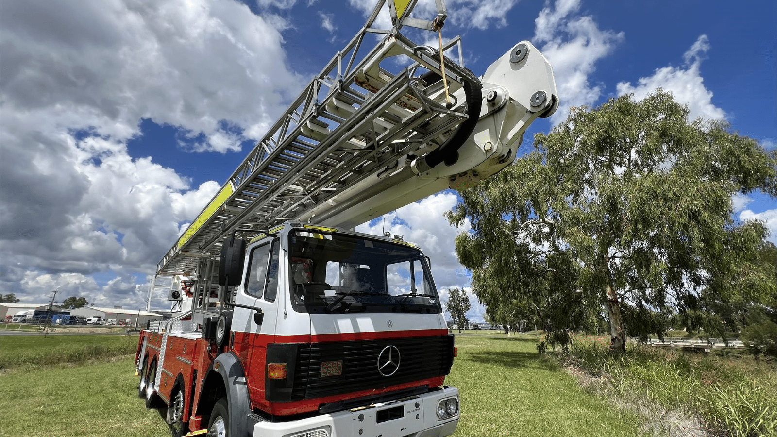1995 Used Mercedes Benz Trucks 2435 Fire Truck