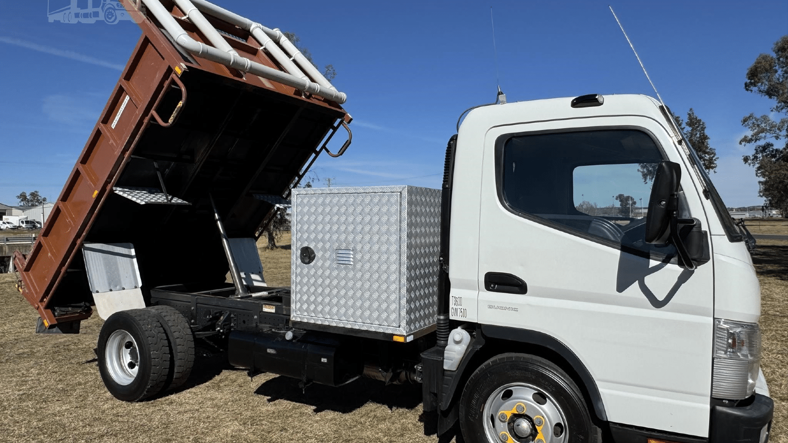 2013 Used Mitsubishi Canter Tipper