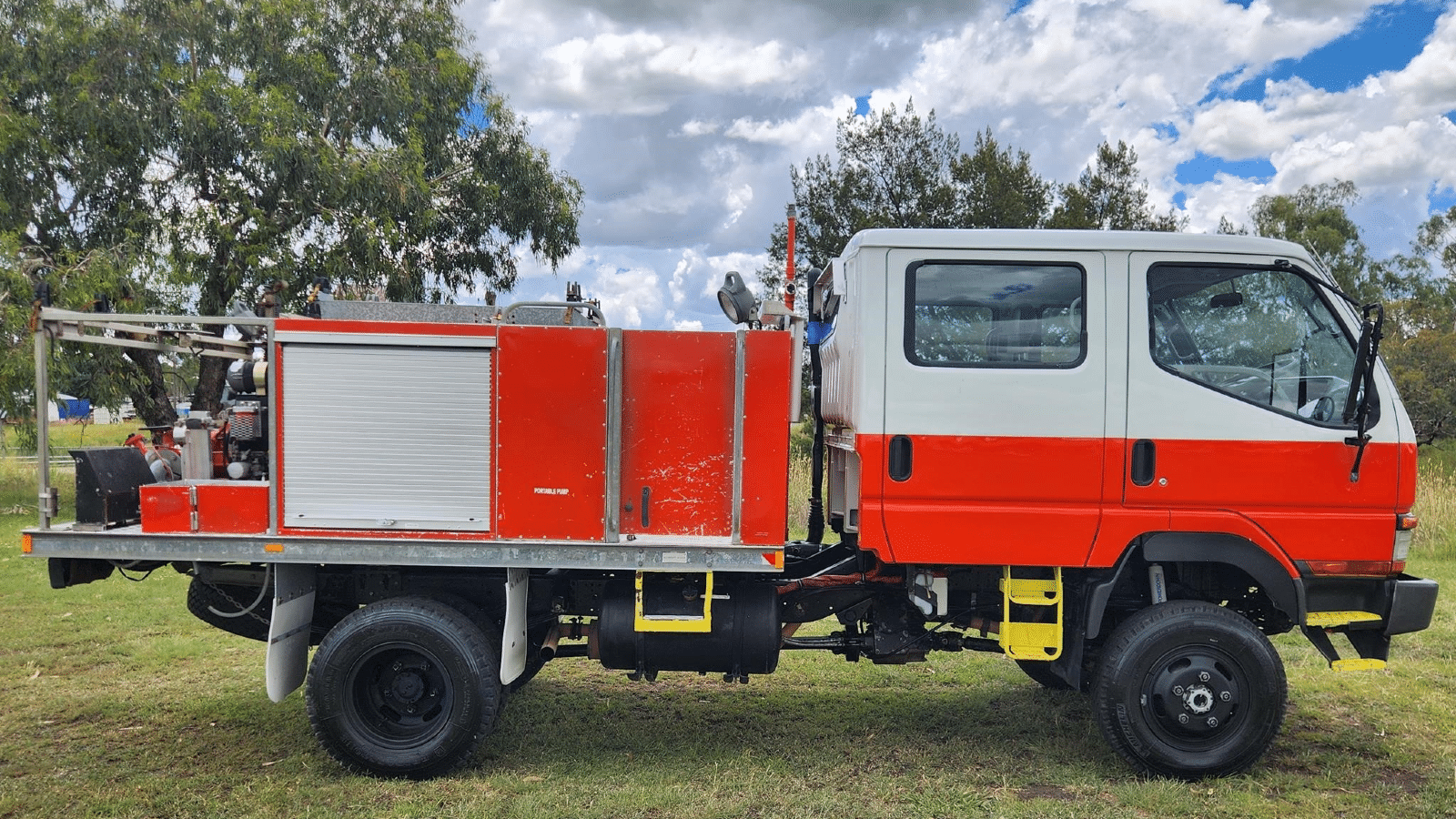 2000 Used Mitsubishi Canter Fire Truck