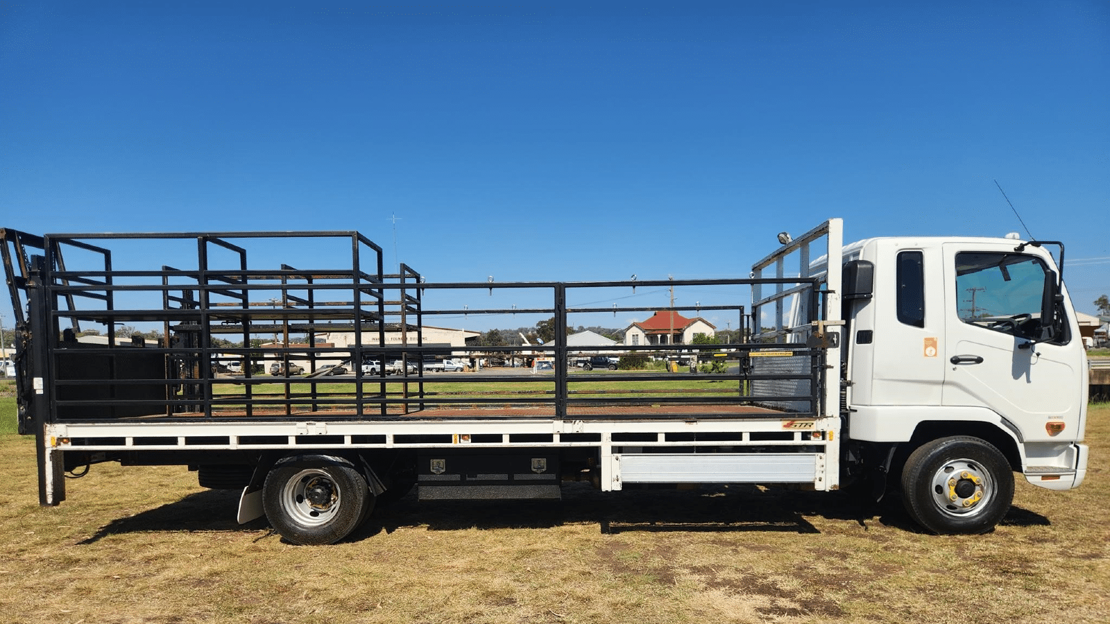 2017 Used Mitsubishi Fighter Tray