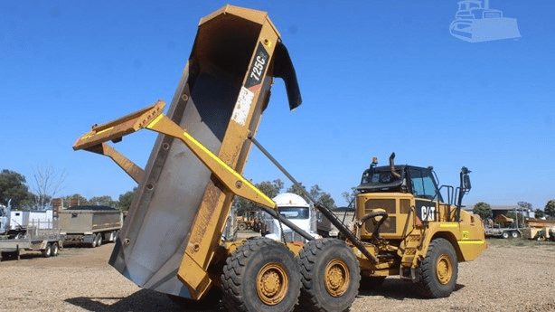 2016 Used Caterpillar 725C2 Dump Truck