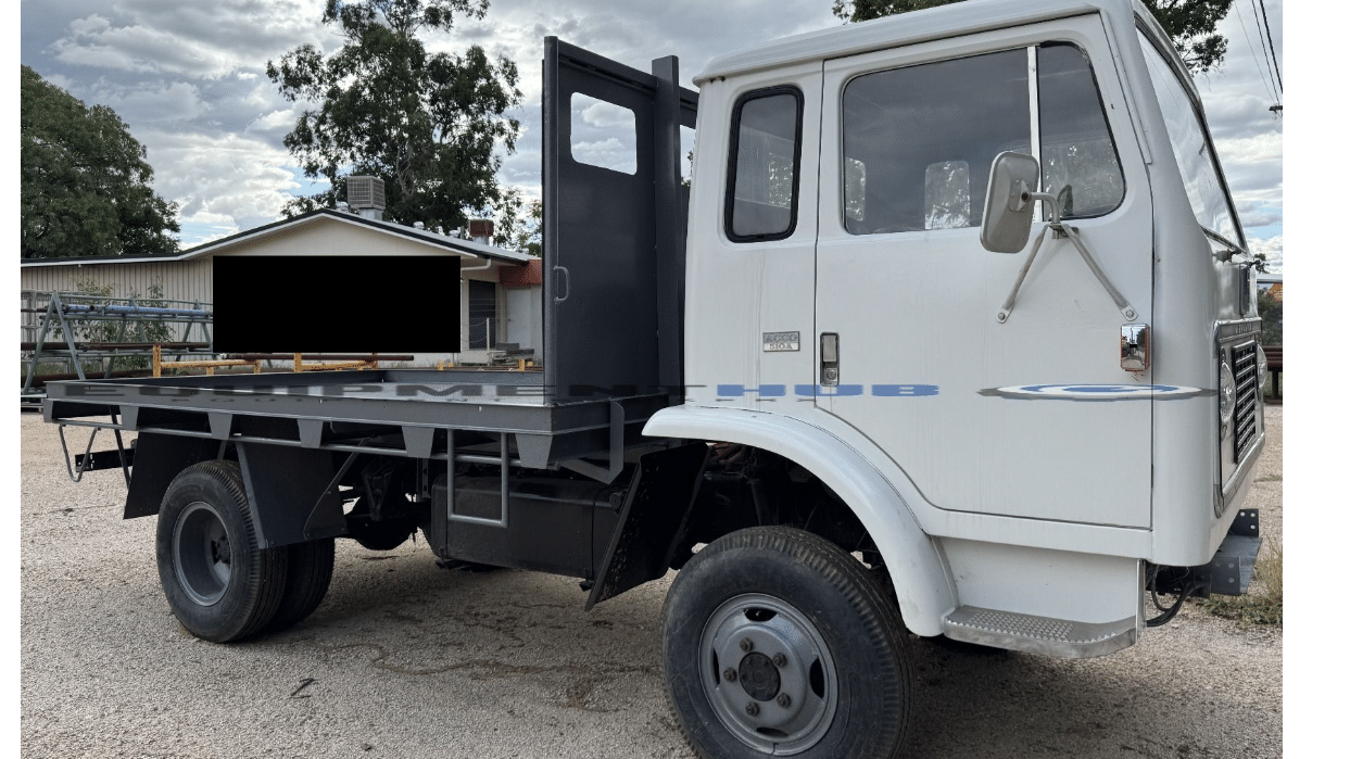 1975 Used International Acco Flat Top