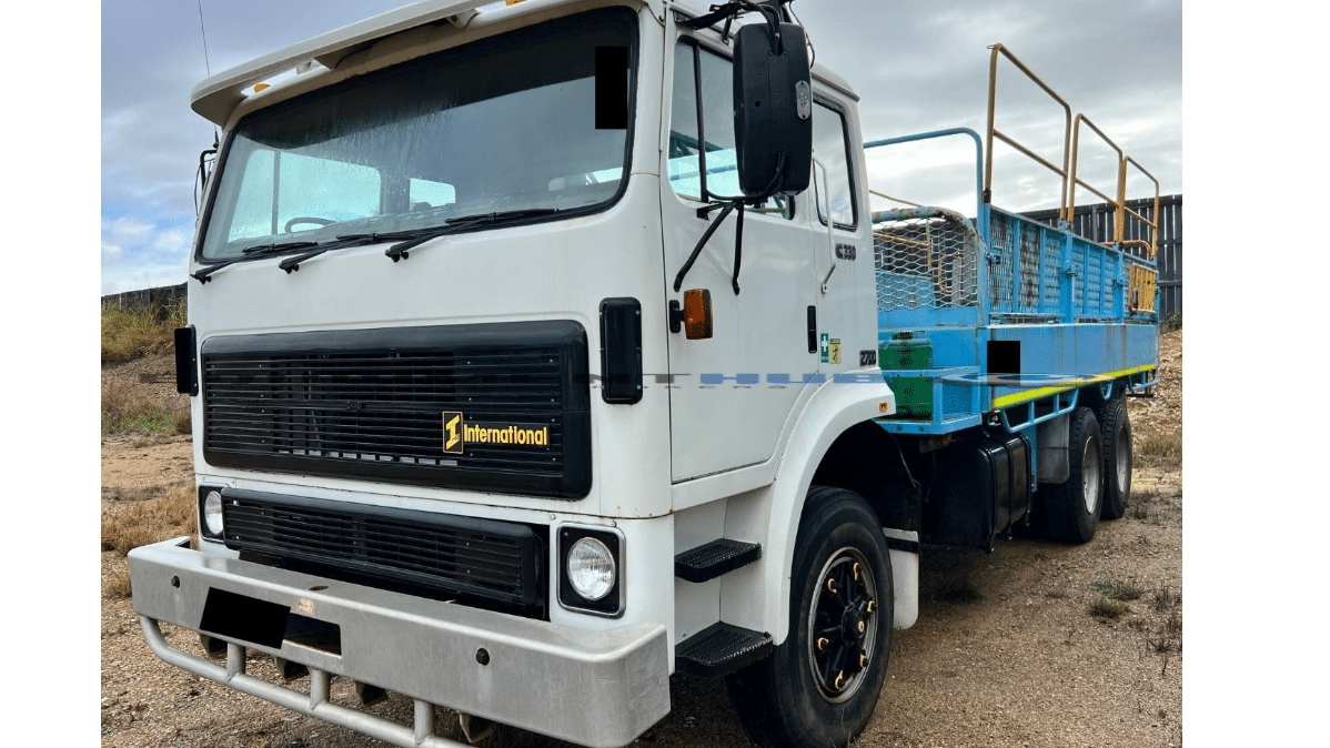 1195 Used International 2700 Tray