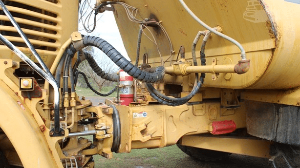 2008 Used Caterpillar 735 Water Truck