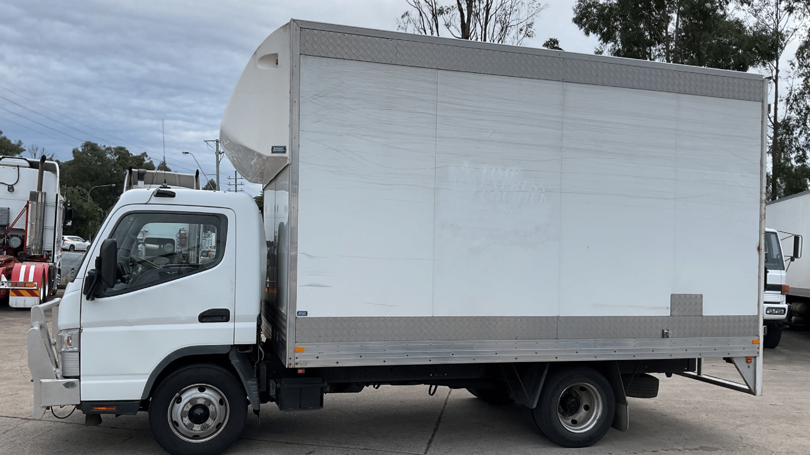 2011 Used Mitsubishi Canter Pantech