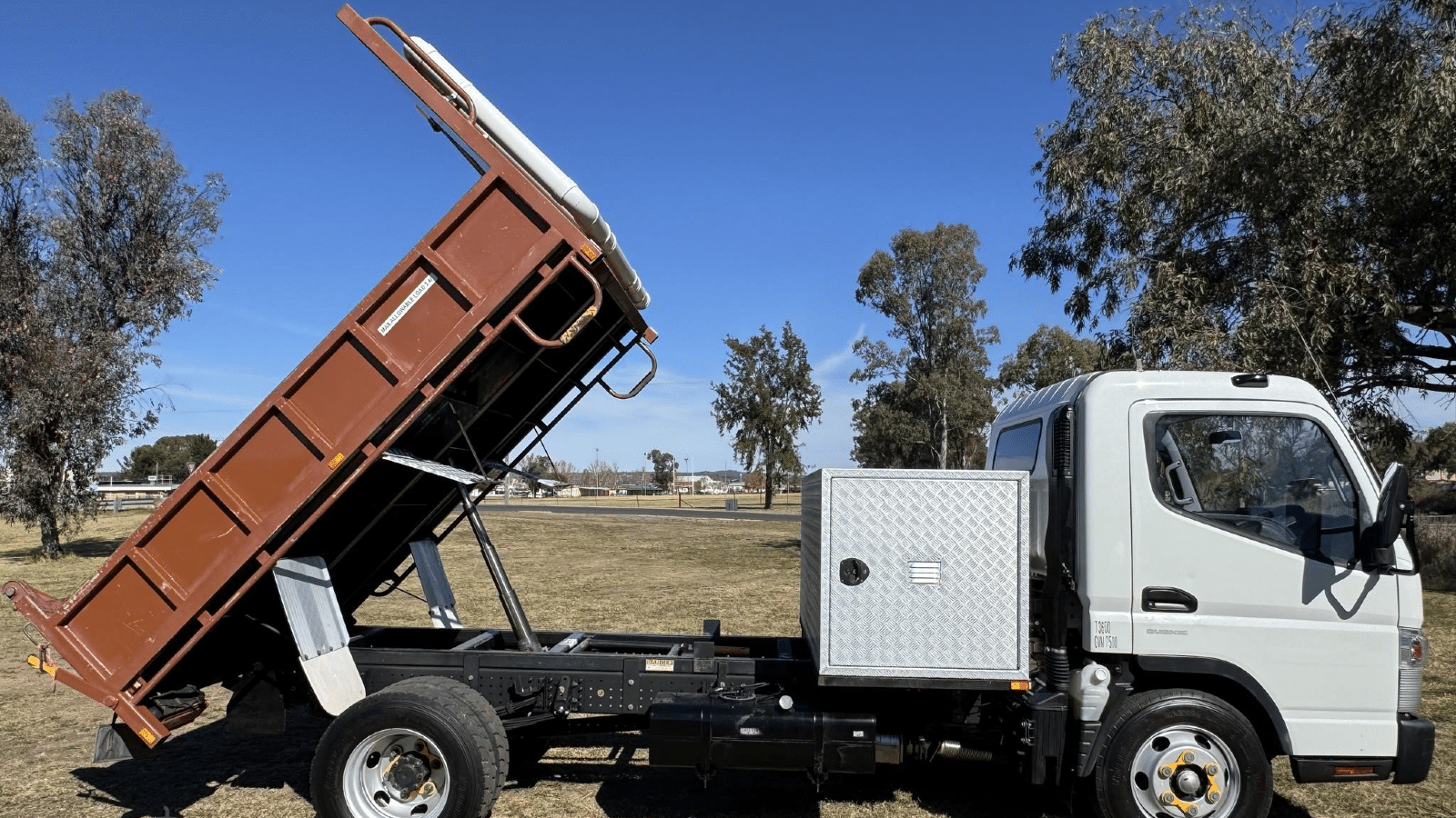 2013 Used Mitsubishi Canter Tipper