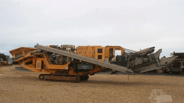 2015 Used Striker CM400 Cone Crushers