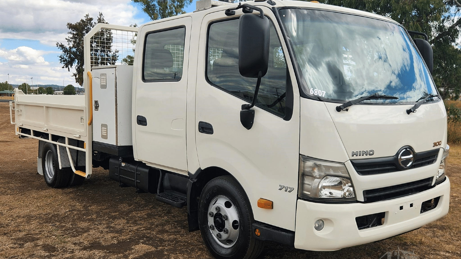 2013 Used Hino 300 717 Tipper