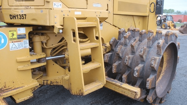 2005 Used Caterpillar 815F Roller Compactors