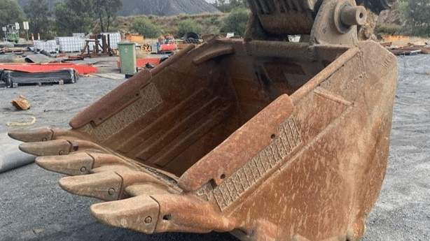 1995 Used Caterpillar 375 Excavators