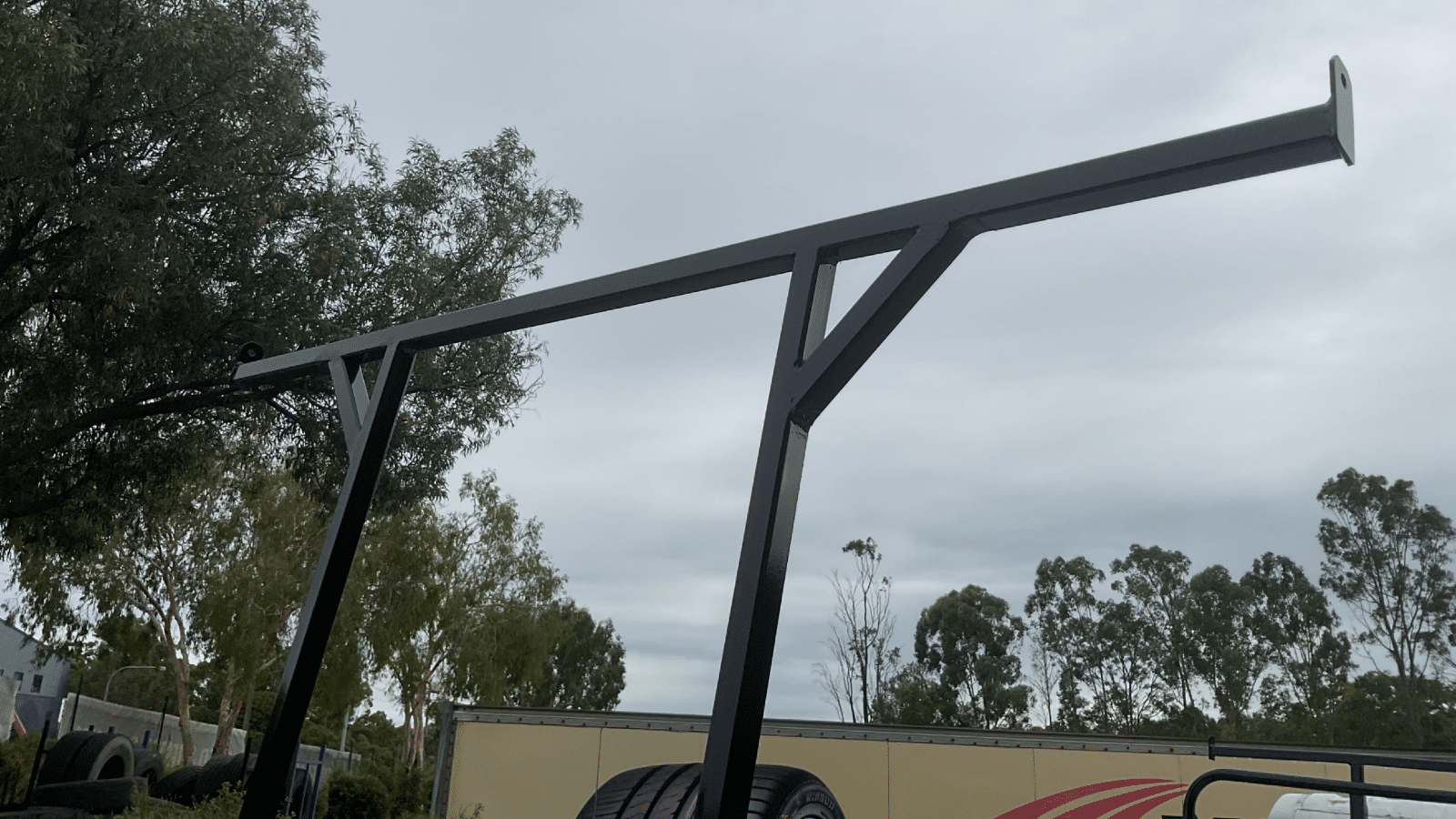 2008 Used Isuzu NPR Tray