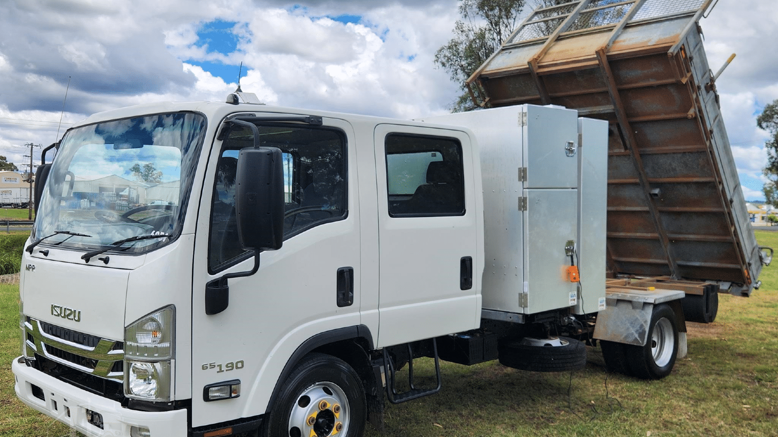 2017 Used Isuzu NPR65-190 Tipper