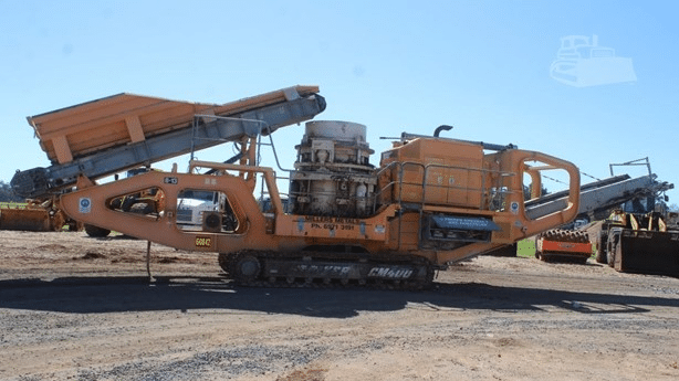 2005 Used Striker CM400 Cone Crushers
