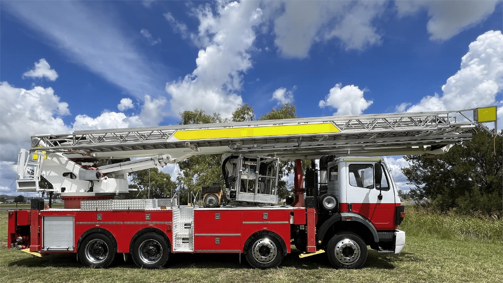 1996 Used Mercedes Benz Trucks 2435 Fire Truck