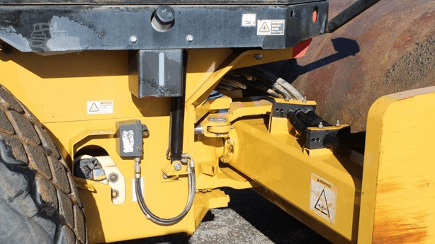 2010 Used Caterpillar CS-533E Roller Compactors