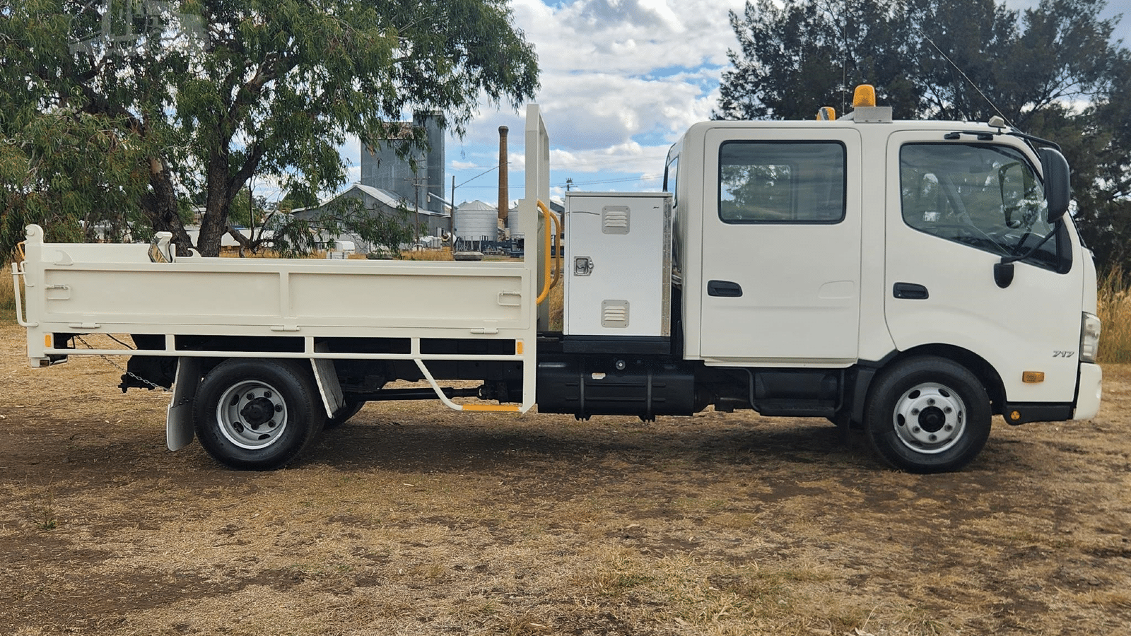 2013 Used Hino 300 717 Tipper