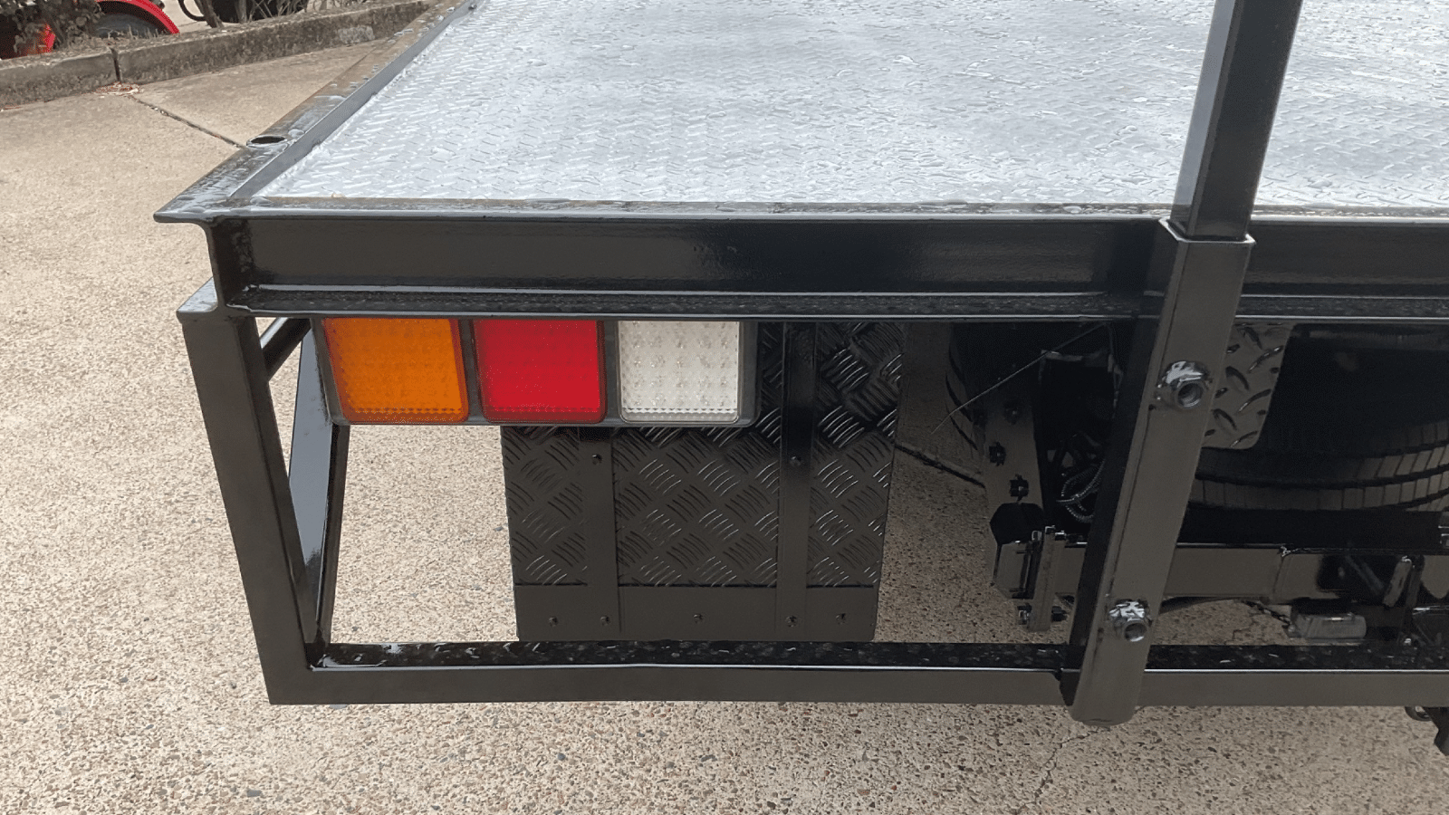 2008 Used Isuzu NPR Tray