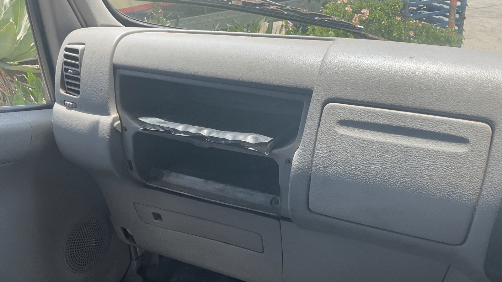 2006 Used Hino Dutro Tray