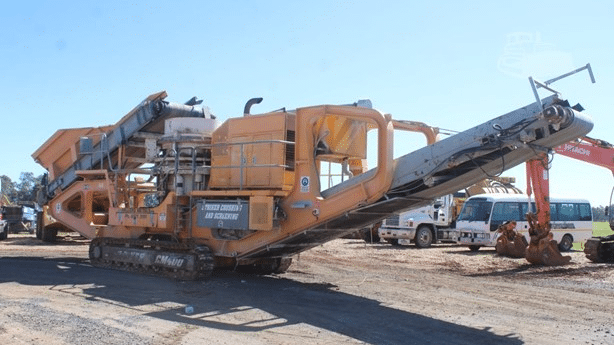 2005 Used Striker CM400 Cone Crushers