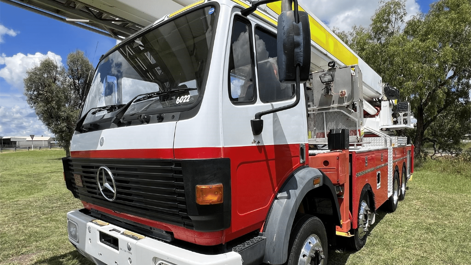 1995 Used Mercedes Benz Trucks 2435 Fire Truck