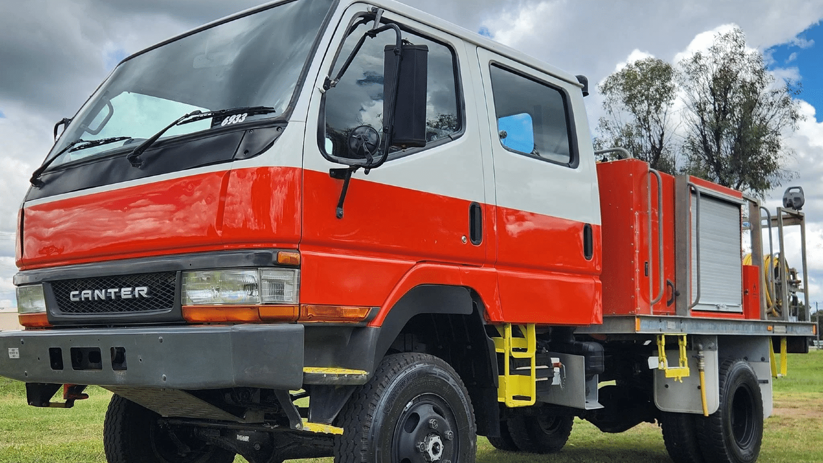 2000 Used Mitsubishi Canter Fire Truck